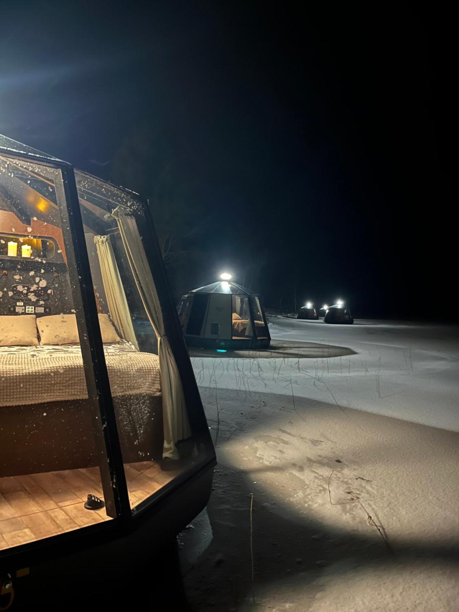 רובניימי Vikajaervi Lake View Experience Igloos מראה חיצוני תמונה